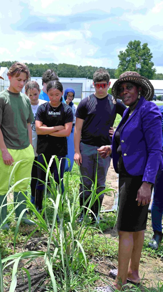 University of Maryland Eastern Shore alternative crop specialist Dr. Nadine Burton talks to visitors.