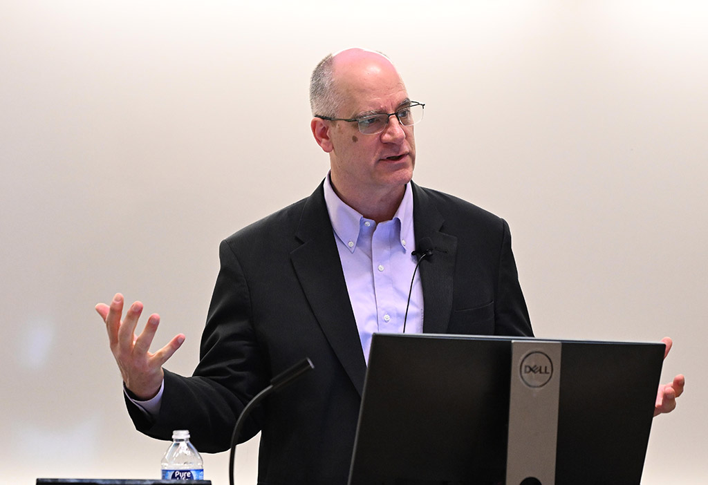 Tony Pipa of the Brookings Institution, speaks at the School of Agricultural and Natural Sciences’ Spring Seminar on April 9, 2026.