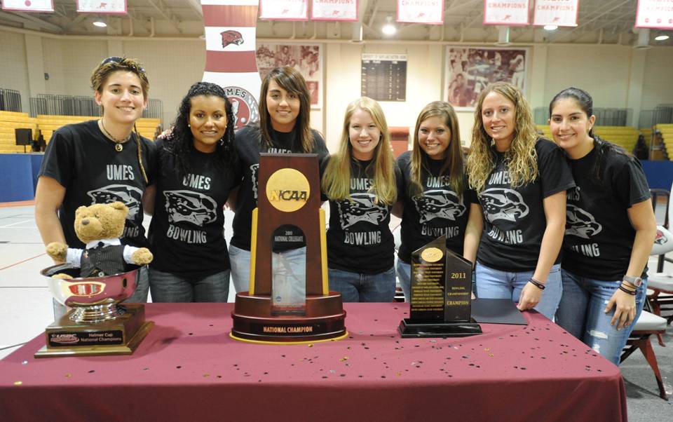 2011 dual national champs (l-to-r): Paula Vilas, Anggie Ramirez, Martha Perez, Megan Buja, T'nia Falbo, Kristina Frahm and Maria Rodriguez